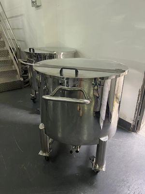 Zbiornik z instalacji oczyszczania wody RO Sanitarny Zbiornik z półotwartej pokrywy ze stali nierdzewnej